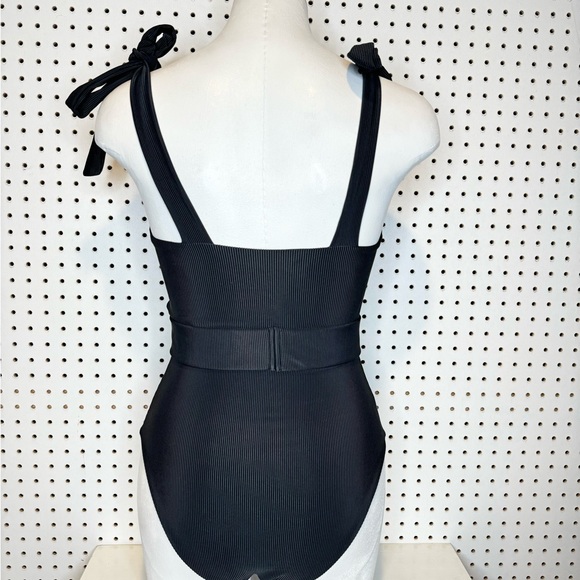 BEACH RIOT | Sydney Solid Belted One-Piece in Black Sz. S - Picture 7 of 12